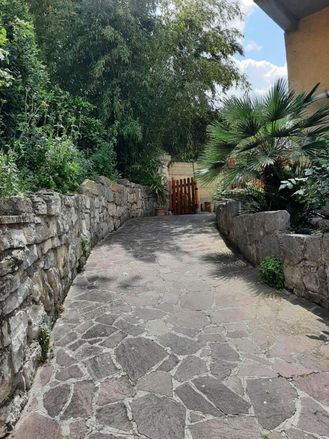 Adri'S House Hotell Monterotondo  Exteriör bild